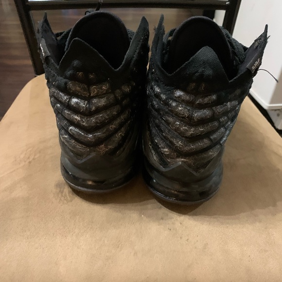 Lebron 17s size 8 - Picture 2 of 5